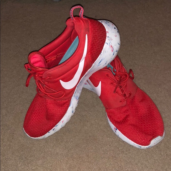 nike roshe run multicolor